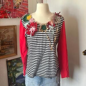 etika black andehite striped floral flower design shirt